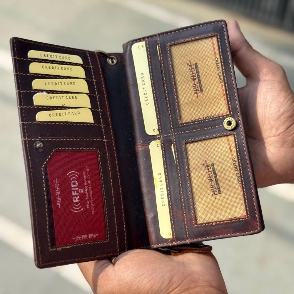 Leather Biker Chain Wallet – RFID Secure Trifold for Men